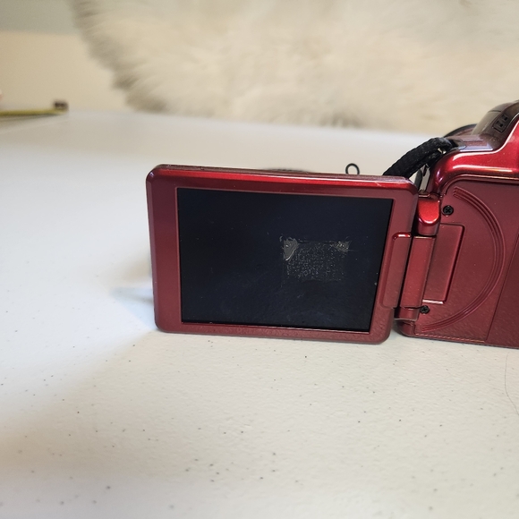 Nikon Coolpix P520 Red Digital Camera 18.1 Megapixels 42x Zoom READ DESCRIPTION - Picture 8 of 8